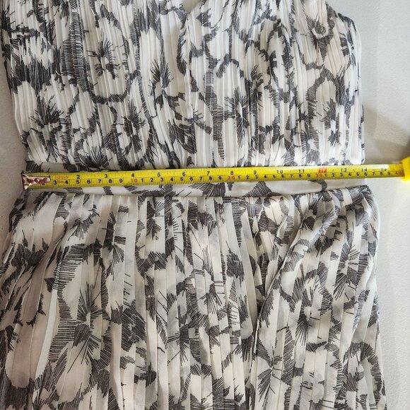 Banana Republic Petite Dress Womens Sleeveless V-Neck Pleated Size 6 Petite - Picture 11 of 15